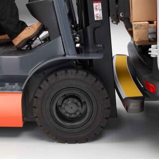 Hecktrittstufe mit Anfahrschutz fr Renault Master